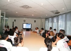 whostaff-discuss-whd